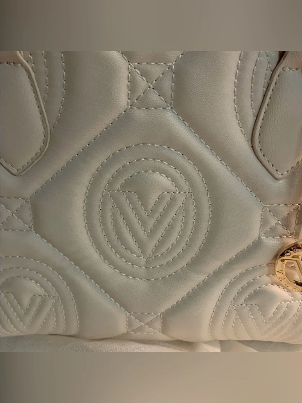 Valentino Orlandi Cream
Quilted Bag - Picture 3 of 12